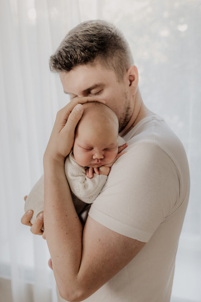 Babybauchshooting_Neugeborenenfotografie_Babyshooting_Baby_Neugeborenenfotografie_Fotograf_Seelze_Schwanger_Hannover